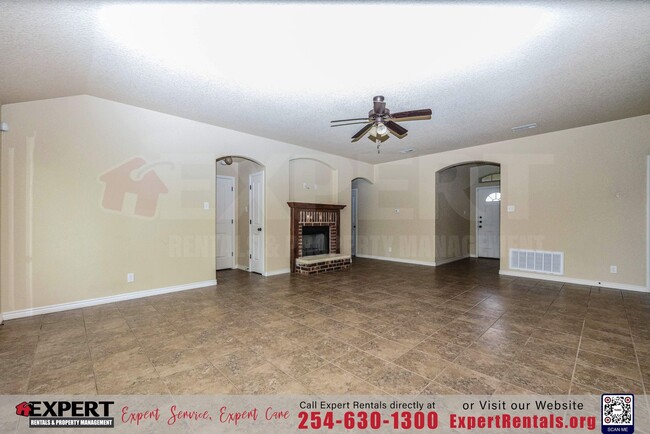 Building Photo - Spacious & Stylish 3-Bedroom Home for Rent...