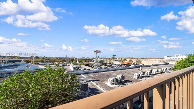 Building Photo - 6070 W 19th Ave