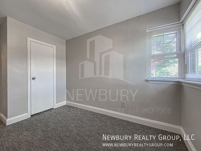 Building Photo - 305 San Juan Dr