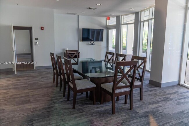 Building Photo - 6515 Collins Ave