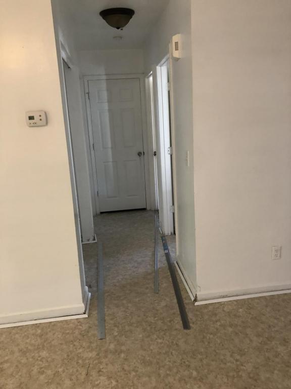 Building Photo - 304 Ardale Dr