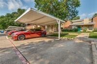 Building Photo - 1410 Meadowood Village Dr