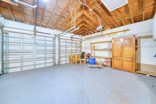 Building Photo - 1435 Blue Rd