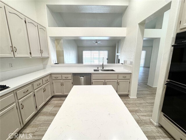 Building Photo - 12789 Yorkshire Dr