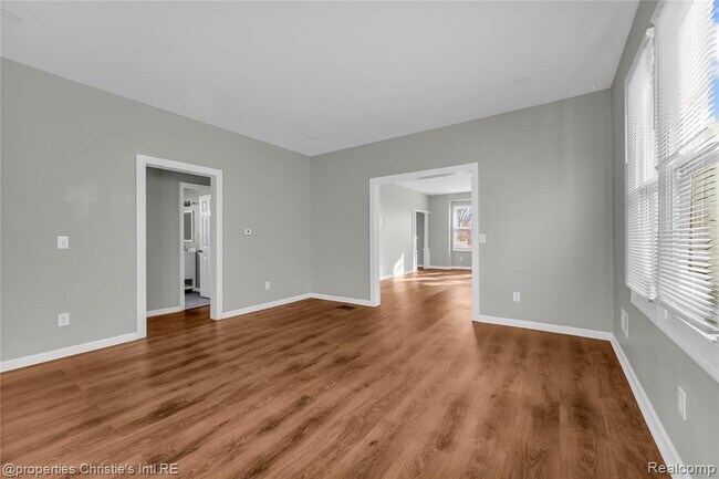 Building Photo - 2508 Clairmount Ave