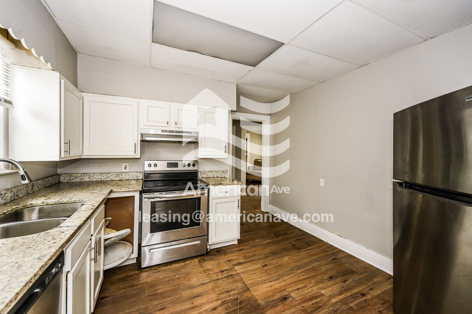 Building Photo - 321 S 43rd St