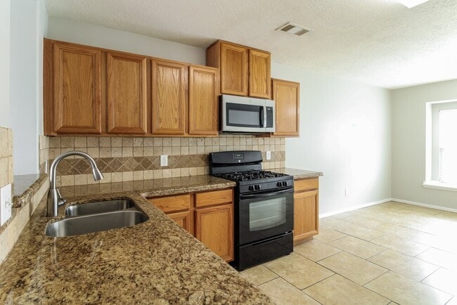 Building Photo - 5714 Straight Way