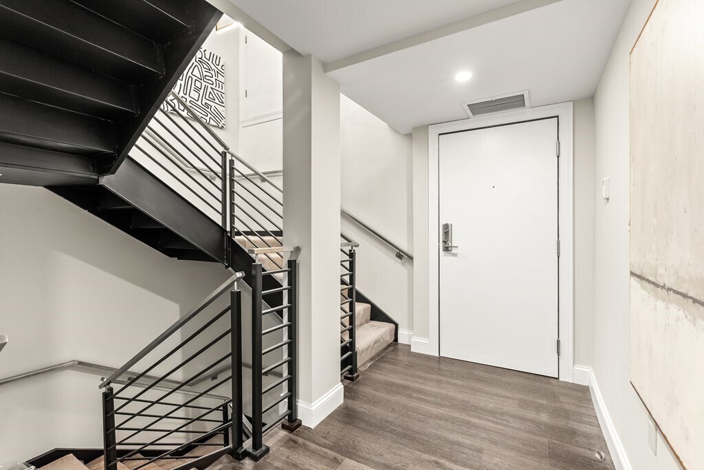 Building Photo - 771 Harrison Ave