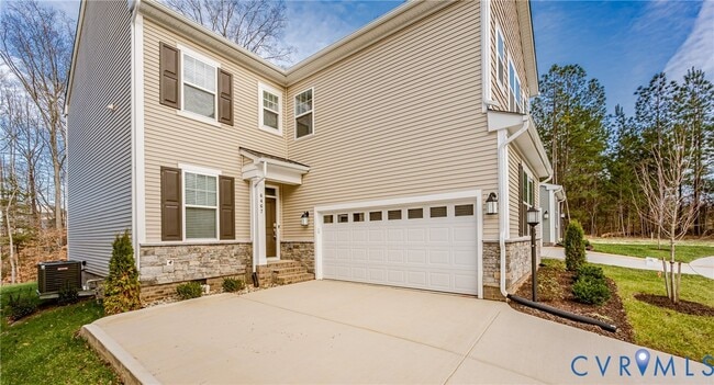 Building Photo - 6467 Fennec Run