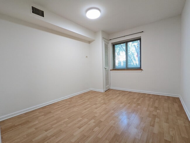 Building Photo - 737 Ridge Ave