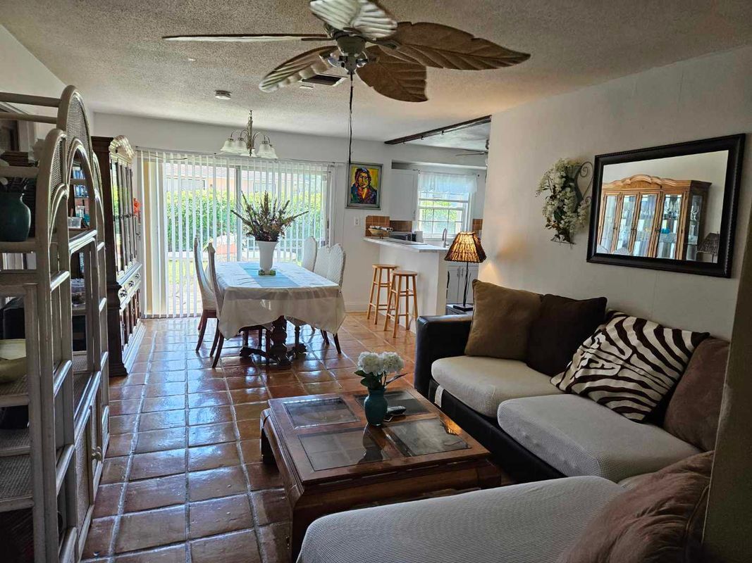 Building Photo - 3624 Ave De Gien