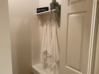Down stairs en-suite shower - 148 E Clement St