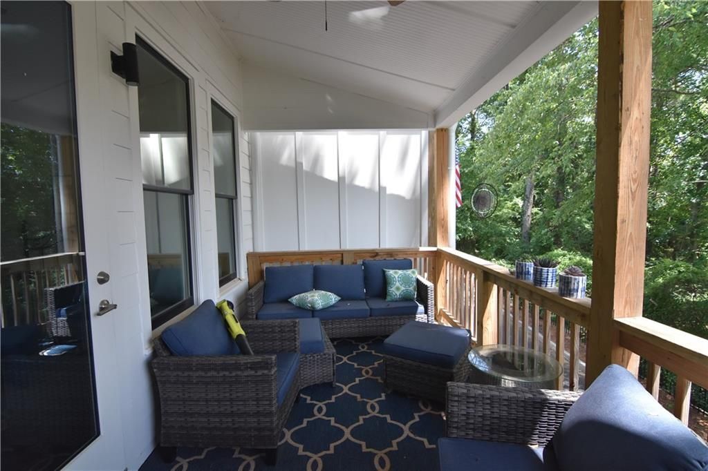 Building Photo - 137 Pearl St