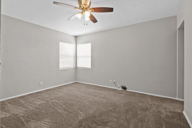 Building Photo - 14876 Dalman St