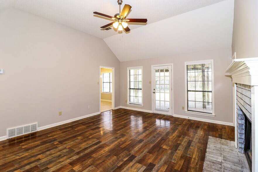 Building Photo - 3780 Westridge Cove