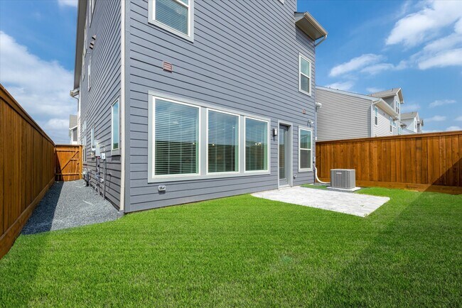 Building Photo - 10981 Swang Link Dr