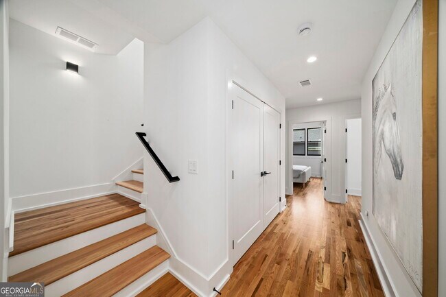 Building Photo - 94 Whitefoord Ave NE