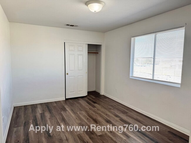 Building Photo - 3 Bed 2 Bath Home In Copper Hills!