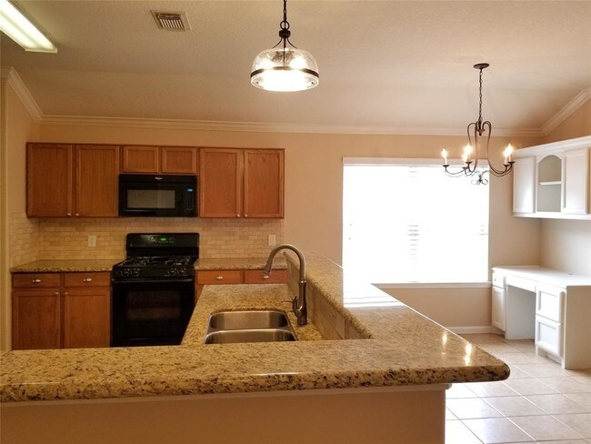 Building Photo - 2811 Foster Hill Dr