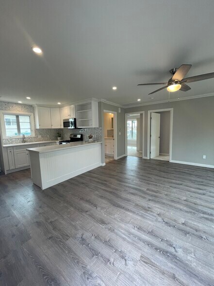 Building Photo - 2334 Del Mar Rd