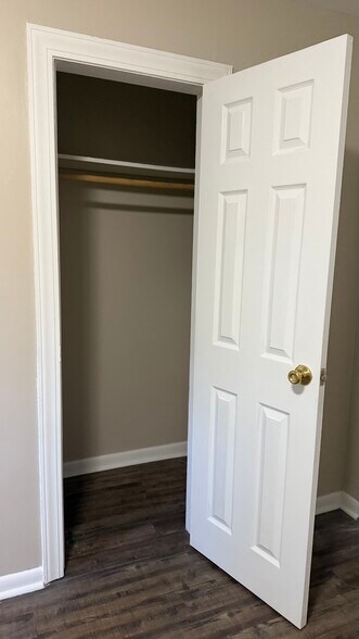 Closet Bedroom 1 - 255 16th Street Pl SE