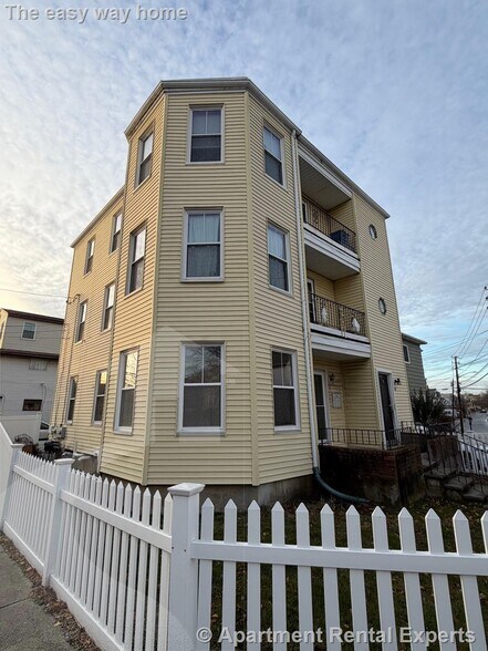 Building Photo - 71 Winchester St