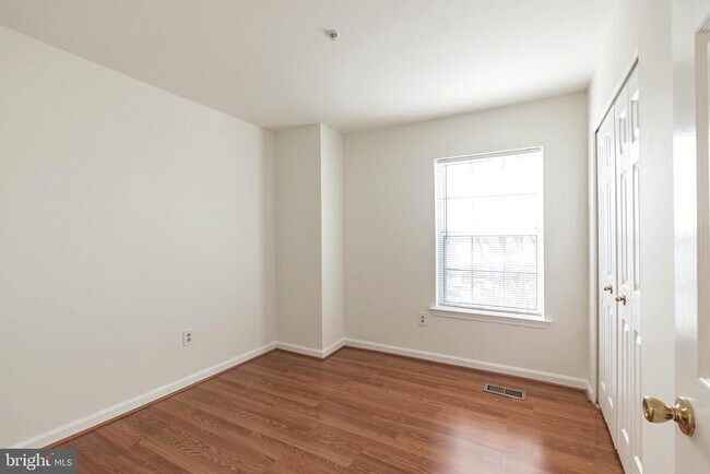 Building Photo - 5798 Katsura Ct
