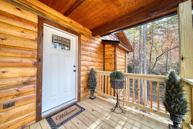 Building Photo - 60 Deer Vly Ln