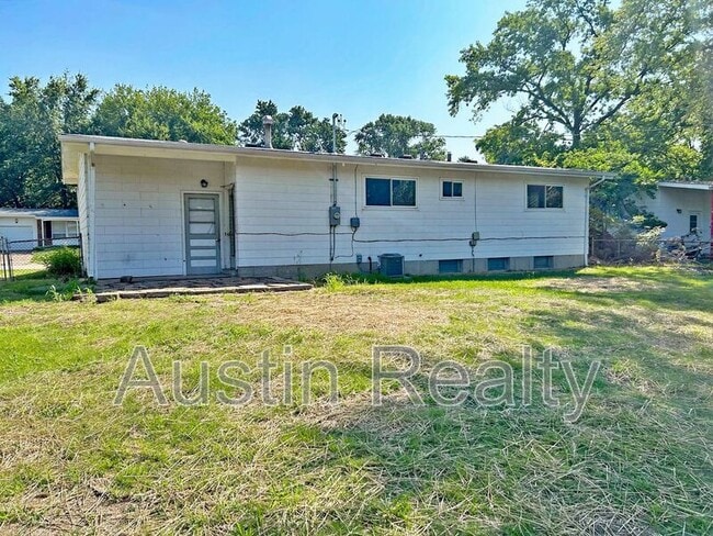 Building Photo - 760 Starlet Dr