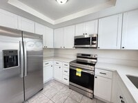 Building Photo - 2BR/1.5BA Condo in the heart of Oceanside