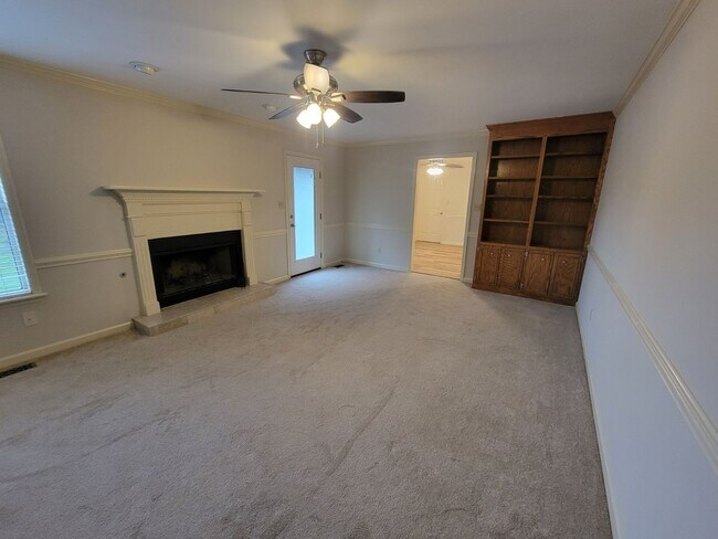 Building Photo - 4517 Crosland Dr
