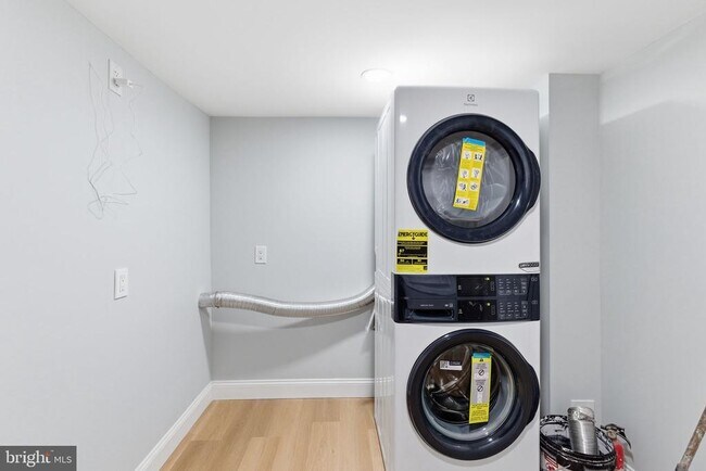 Building Photo - 2125 N 28th St