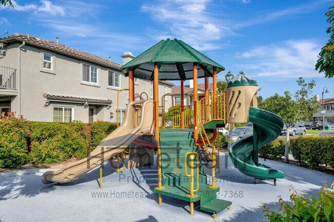 Building Photo - 2 BR / 2.5 BA 1244 Sq ft. San Miguel Ranch/ Chula Vista Townhome