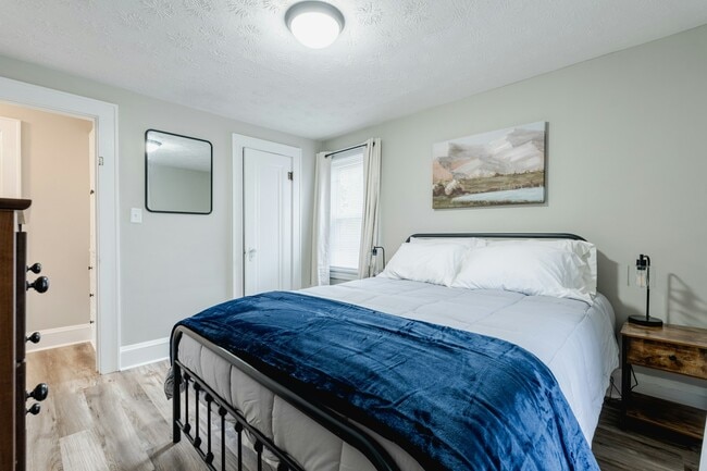 Building Photo - 246 Wayne Ave