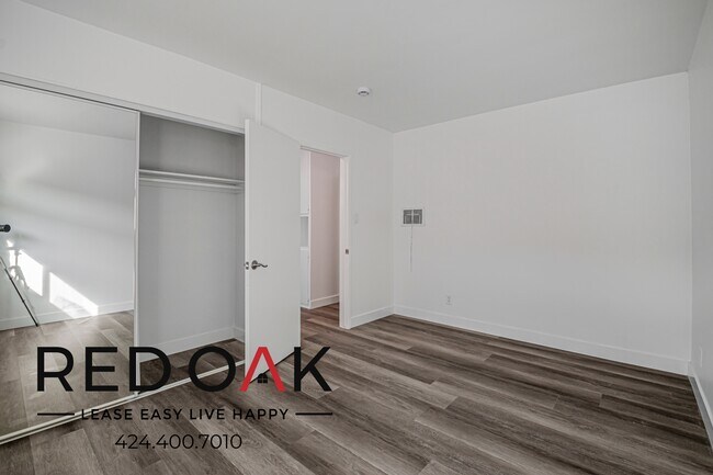 Building Photo - 4037 McLaughlin Ave