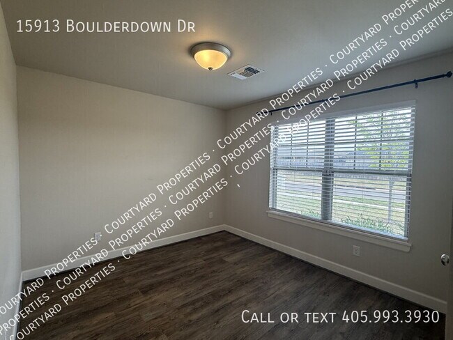 Building Photo - 15913 Boulderdown Dr