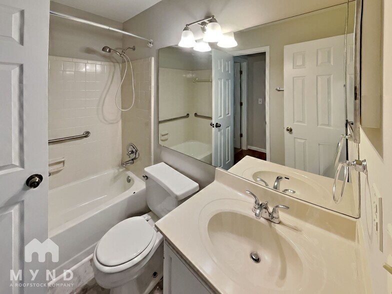 Building Photo - 1213 Waterville Ct