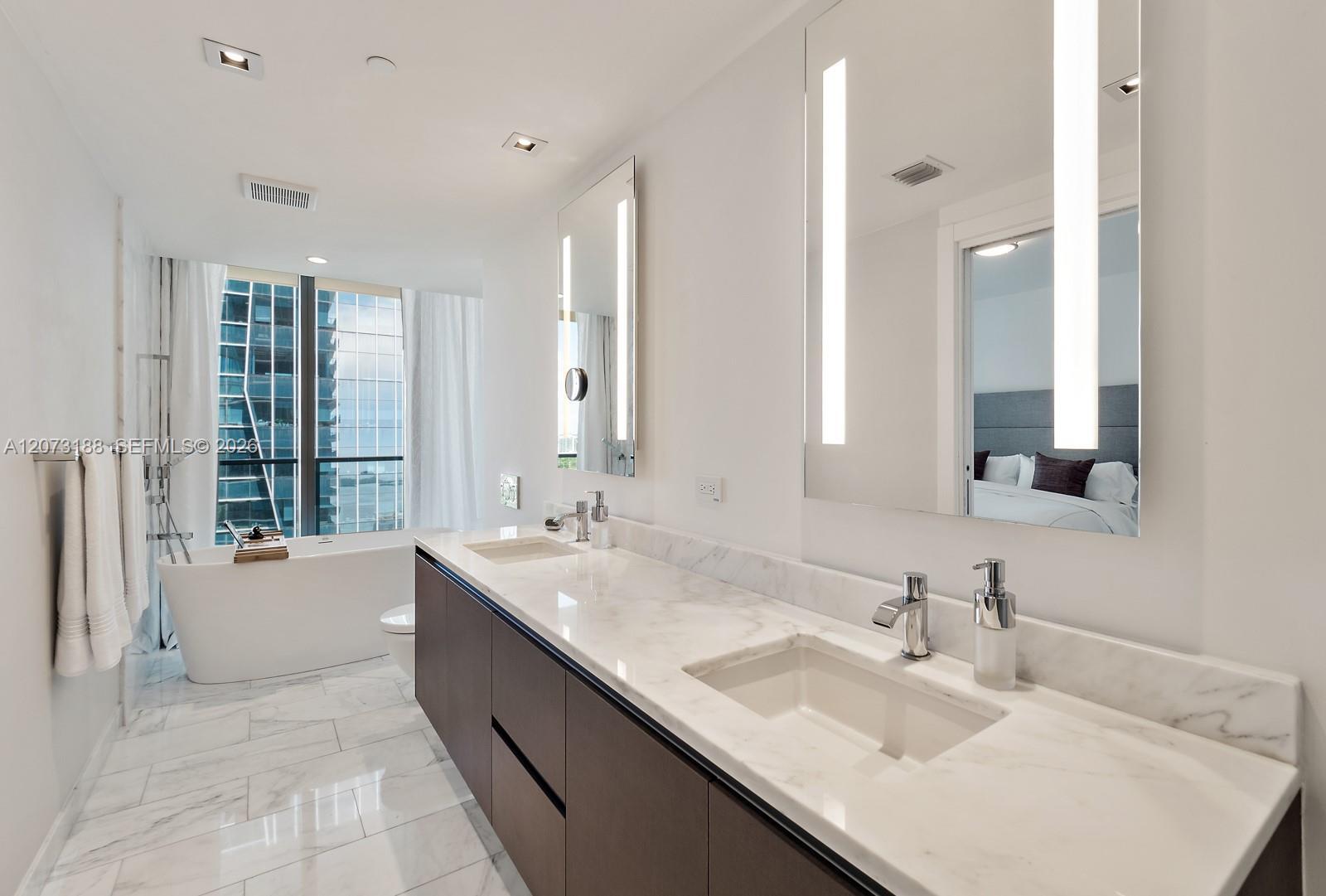 Building Photo - 1451 Brickell Ave