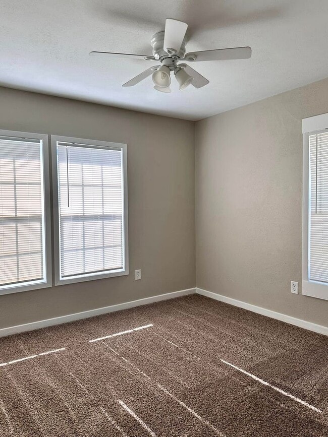 Building Photo - 3 Bedroom 2 bath in Faith Village