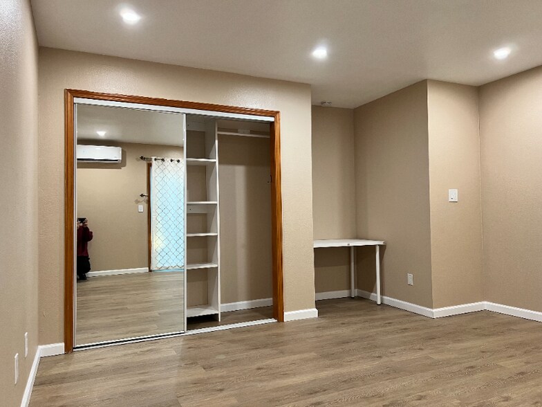 Building Photo - 1871 Peach Pl