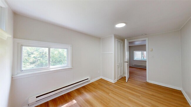 Building Photo - 376 Saw Mill River Rd
