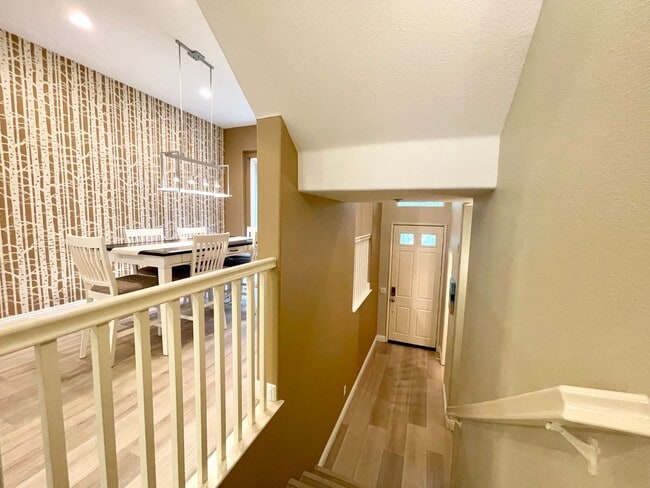 Building Photo - Stunning 2 Bedroom/2.5 Bath Furnished Town...