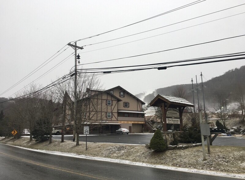 Building Photo - 1005 Beech Mountain Pky