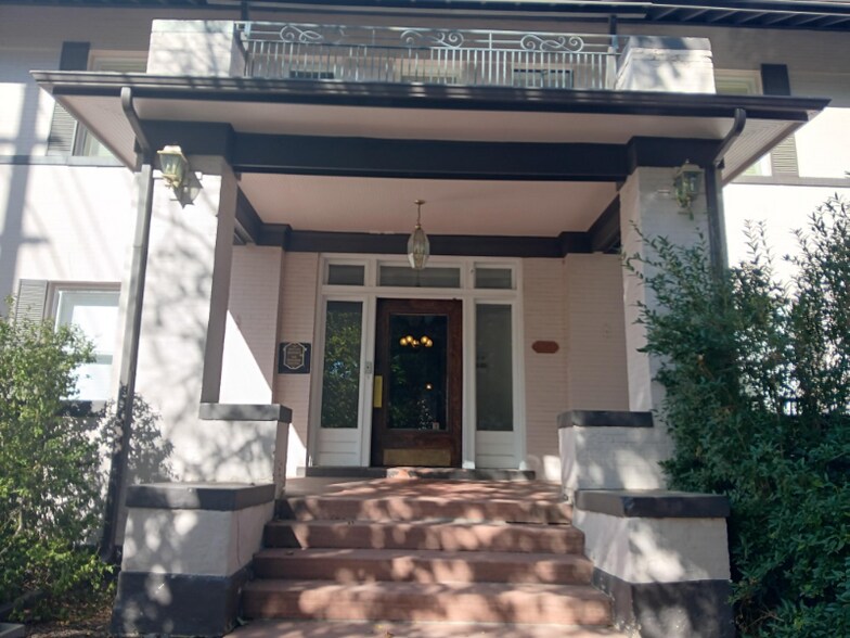 Primary Photo - 1301 High St