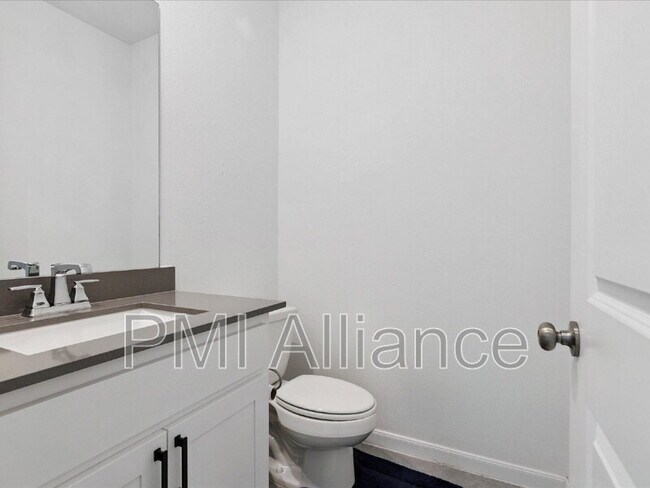 Building Photo - 4828 Celestial Rd