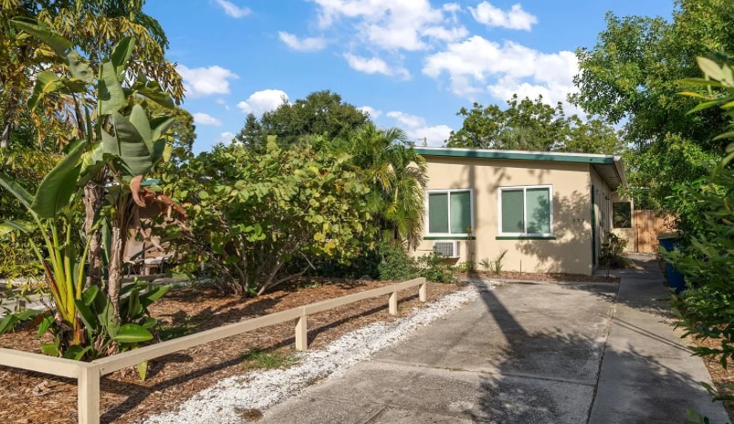 Building Photo - 533 Yelvington Ave