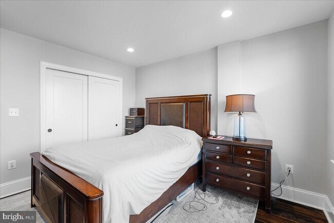 Building Photo - 1514 8th St NW