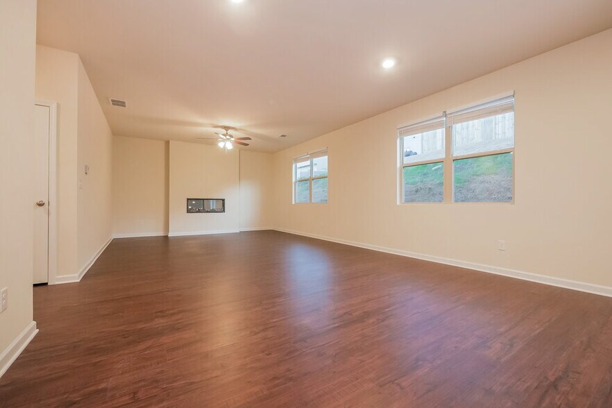 Building Photo - 504 Overo Dr