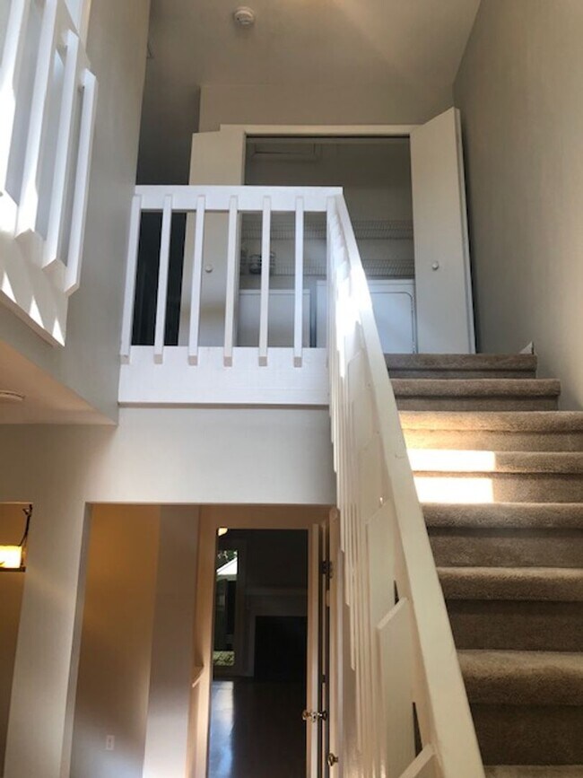 Building Photo - 2312 Merl Cir