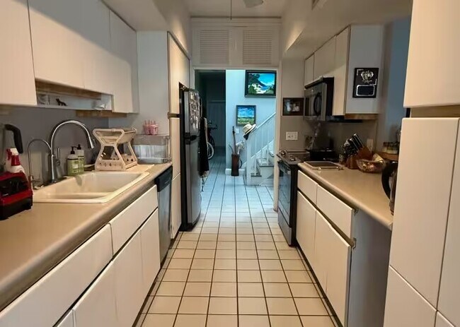 Building Photo - 918 Southard St